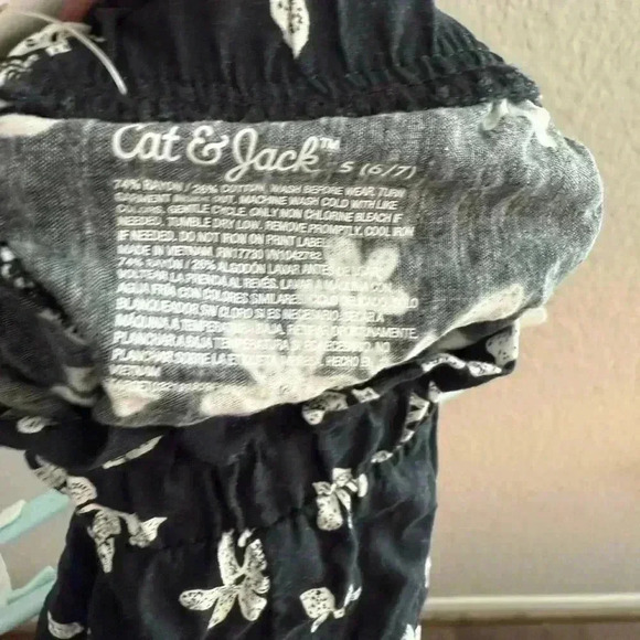 Cat & Jack Girl 2pc One-Shoulder Top and Pull-On Black Floral shorts set Size S - Picture 6 of 6